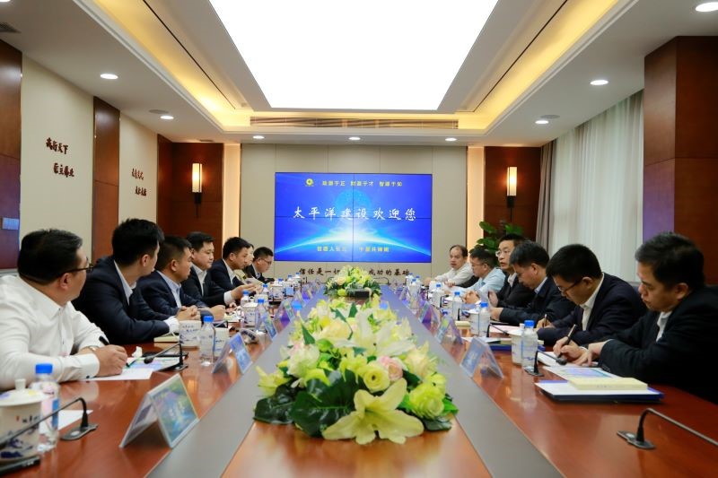 昊主席和防城港市市長會(huì)談的照片_20201127183403.jpg